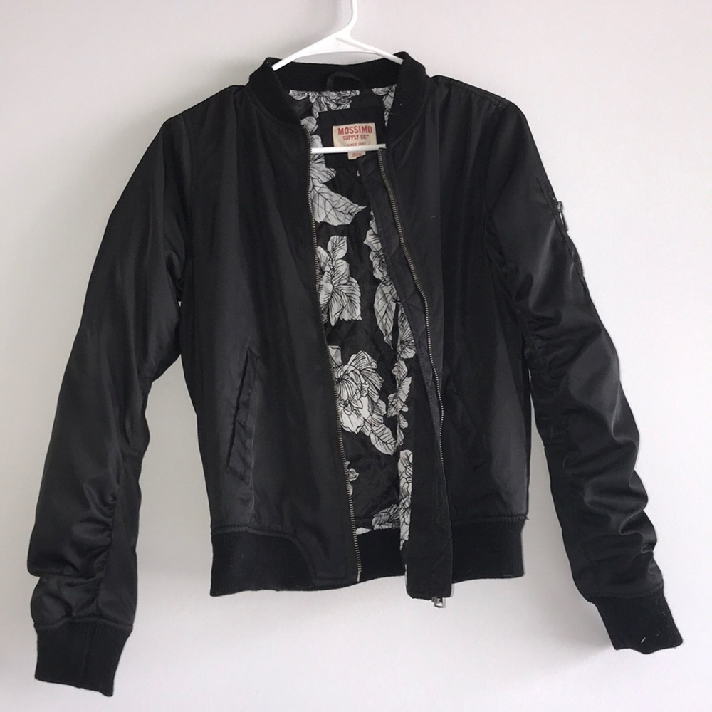 black mossimo puffy jacket!!